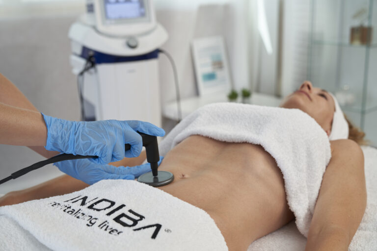 Zabieg INDIBA Deep Care Poznań - terapia w gabinecie Fizjo trzyMamy